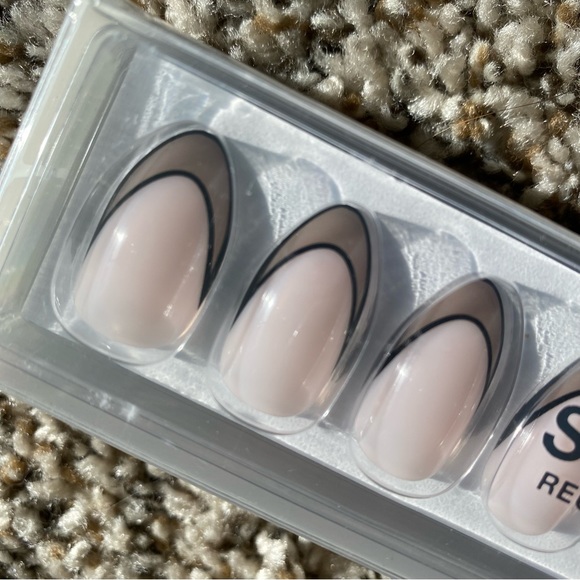 SHEER FIXATION - ALMOND - full set press-on nails by Static Nails - Picture 2 of 6